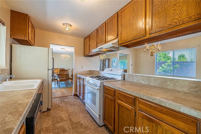 Detail Gallery Image 18 of 27 For 17530 Tulsa St, Granada Hills,  CA 91344 - 5 Beds | 3/1 Baths