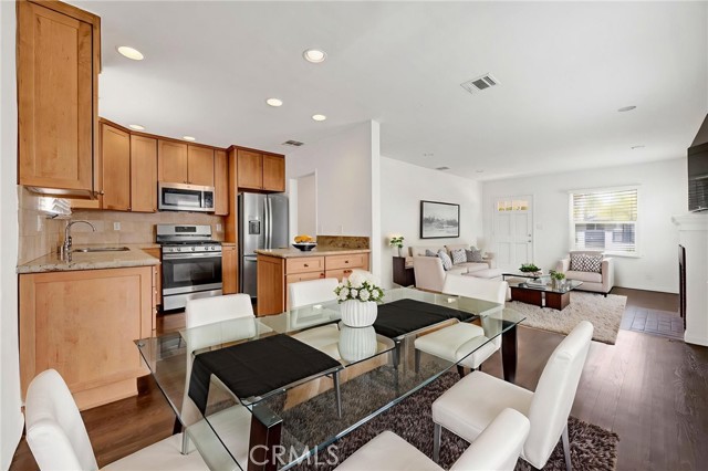 Detail Gallery Image 5 of 27 For 7931 Vantage Ave, North Hollywood,  CA 91605 - 3 Beds | 2 Baths