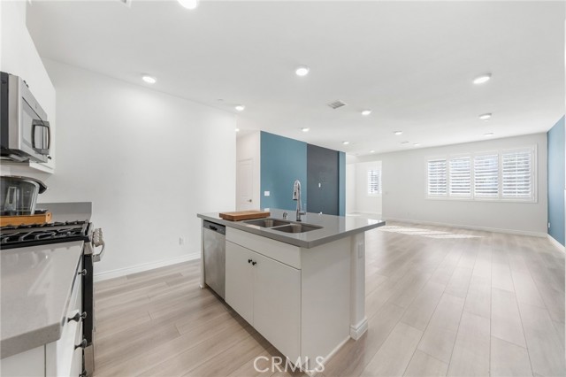 15901 Stresa Lane, Fontana CA: https://media.crmls.org/medias/8972d562-061f-474e-8ae5-028e767ad10d.jpg