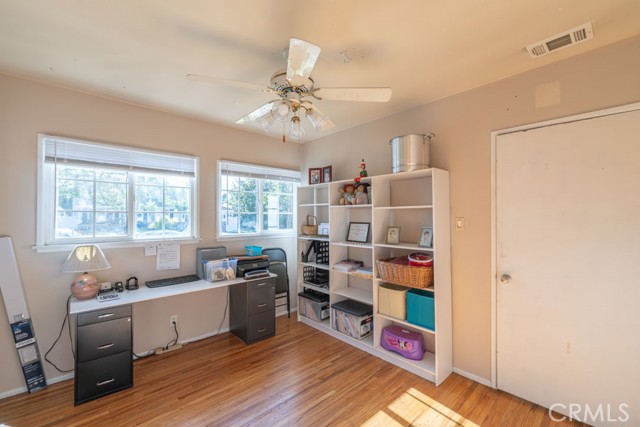 Detail Gallery Image 10 of 32 For 6770 E Parapet St, Long Beach,  CA 90808 - 3 Beds | 2 Baths