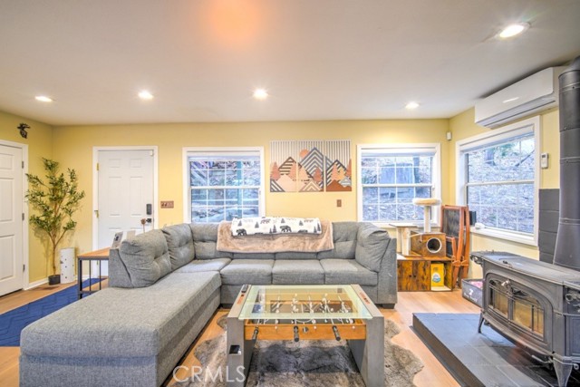 582 Rose Lane, Twin Peaks CA: https://media.crmls.org/medias/8974b311-9939-452c-a05e-3f72e05132f5.jpg
