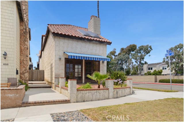 627 19th Street, Huntington Beach CA: https://media.crmls.org/medias/89751e67-81d7-4d14-bade-7db10582a71a.jpg