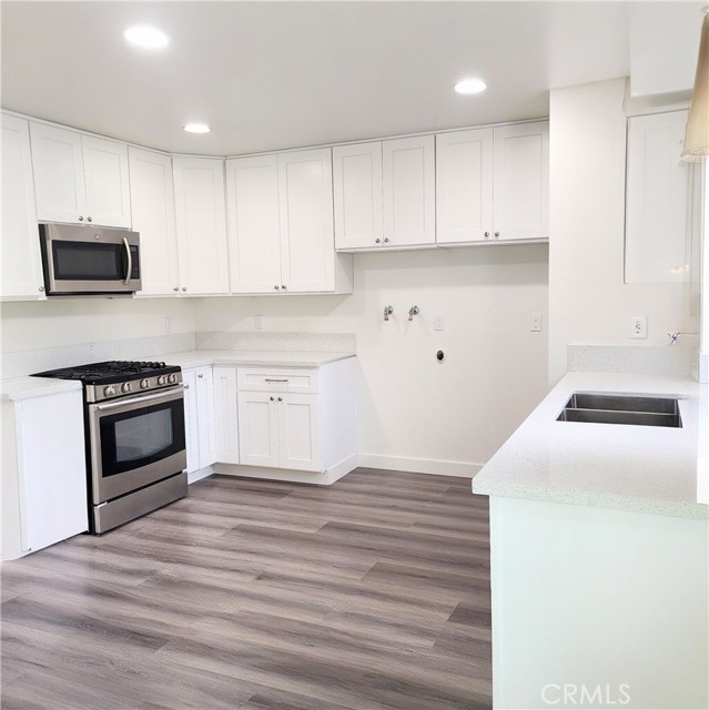 Detail Gallery Image 4 of 16 For 66161 Avenida Dorado, Desert Hot Springs,  CA 92240 - 4 Beds | 2 Baths