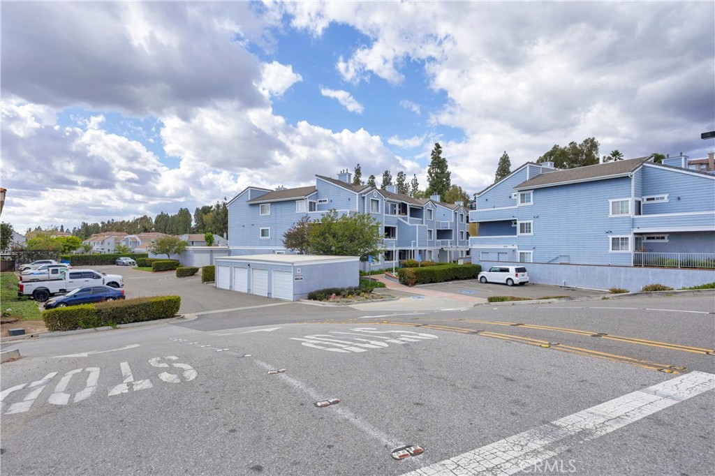 111 S Lakeview #111D