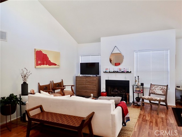 Detail Gallery Image 3 of 15 For 4257 Las Virgenes Rd #1,  Calabasas,  CA 91302 - 2 Beds | 2 Baths