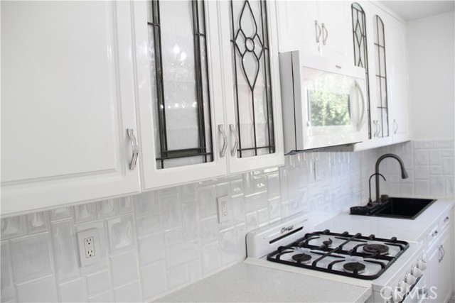 5317 Coldwater Canyon Avenue, D photo 9