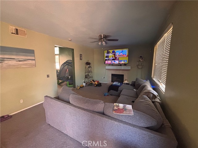 Detail Gallery Image 6 of 31 For 3652 Ash St, Lake Elsinore,  CA 92530 - 3 Beds | 2/1 Baths