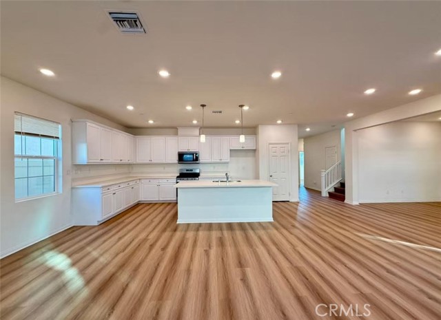 Detail Gallery Image 3 of 28 For 8822 Searcher St, Chino,  CA 91708 - 5 Beds | 3 Baths