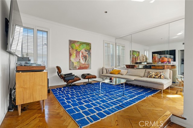 Detail Gallery Image 14 of 43 For 370 S Elm #2,  Beverly Hills,  CA 90212 - 2 Beds | 2/1 Baths