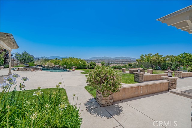 22348 Driftwood Court, Saugus CA: https://media.crmls.org/medias/897d8627-1cf1-43a7-a7a6-e81470af52ff.jpg