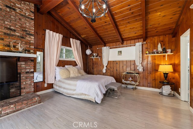 17600 Runnymede Street, Lake Balboa CA: https://media.crmls.org/medias/897e00b3-5206-44c2-a788-aabecaeccae4.jpg
