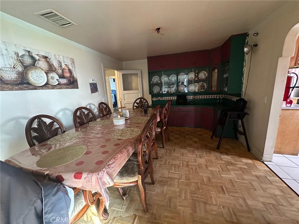 https://media.crmls.org/medias/897e4d03-06b6-4c8c-91e0-01039eb7ee13.jpg?preset=X-Large