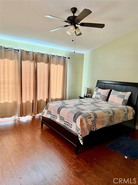 Detail Gallery Image 13 of 25 For 19718 May Way, Canyon Country,  CA 91351 - 4 Beds | 3 Baths