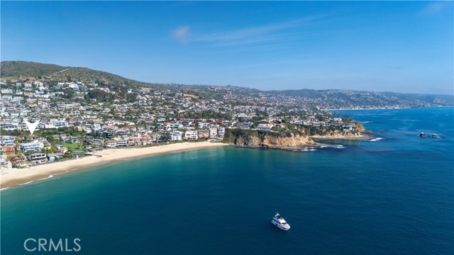 86 Emerald Bay, Laguna Beach CA: https://media.crmls.org/medias/897f2007-bba3-4628-bbe1-075106a3a8db.jpg