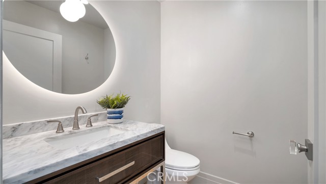 Detail Gallery Image 15 of 17 For 1347 Seward St., Los Angeles,  CA 90028 - 3 Beds | 2 Baths