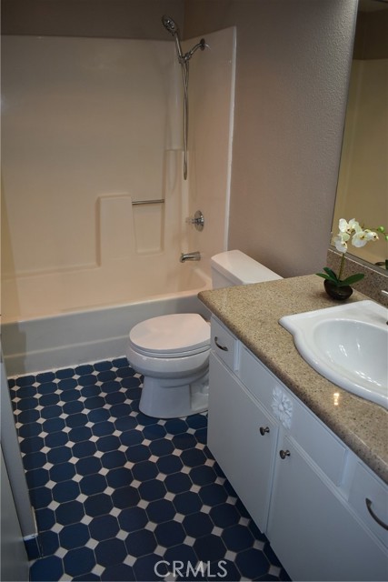 Detail Gallery Image 15 of 21 For 11106 Arminta St #4,  Sun Valley,  CA 91352 - 2 Beds | 1/1 Baths