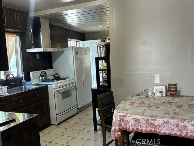 Detail Gallery Image 9 of 19 For 2011 E Elizabeth, Compton,  CA 90221 - 2 Beds | 1 Baths