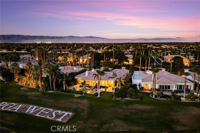 56102 Baltusrol, La Quinta CA: https://media.crmls.org/medias/8980961c-47ec-49ae-b1ac-d4a03efeff67.jpg