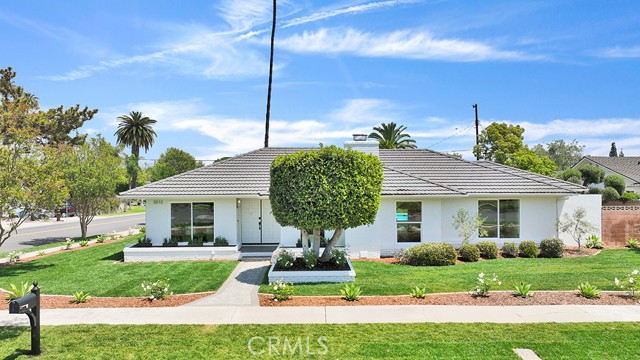 3212 Sunnywood Drive, Fullerton CA: https://media.crmls.org/medias/8980f828-b81d-413e-9a95-a6fcfd6c41a9.jpg
