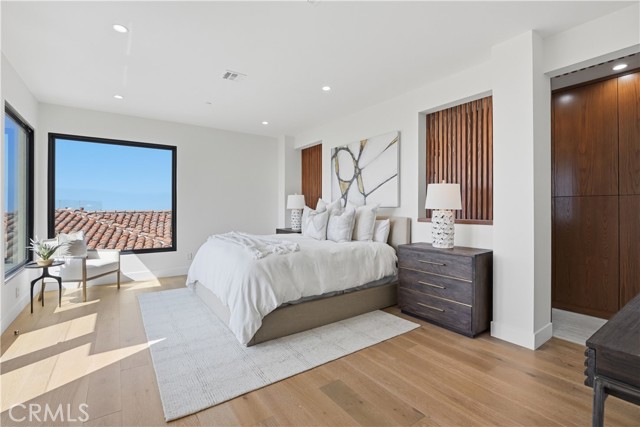 Detail Gallery Image 8 of 72 For 5108 Gordon Ln, San Diego,  CA 92109 - 4 Beds | 5/1 Baths