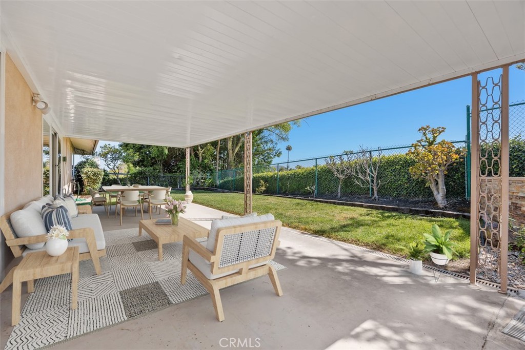 1075 La Reina - photo 18