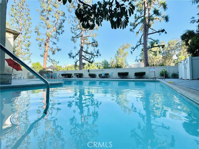Detail Gallery Image 20 of 40 For 11138 Aqua Vista St #3,  Studio City,  CA 91602 - 2 Beds | 1/1 Baths
