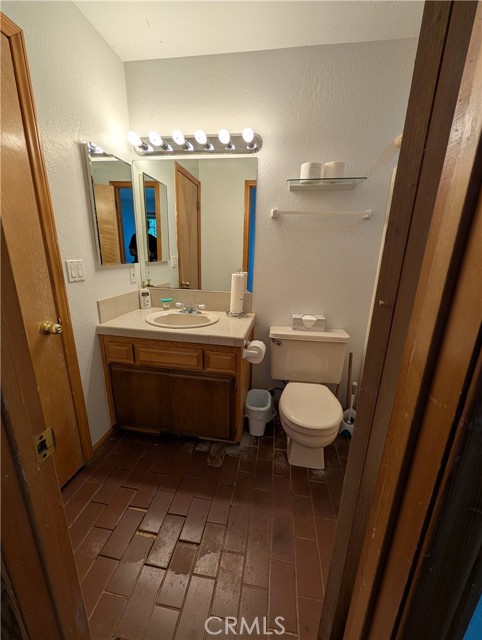 31487 Old City Creek, Running Springs, CA 92382