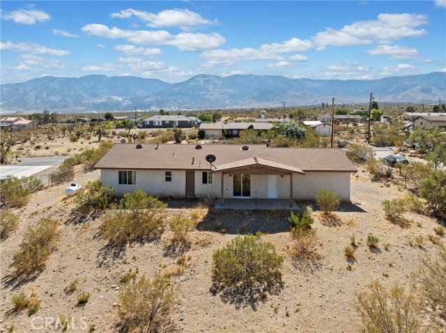 Detail Gallery Image 3 of 31 For 32778 Sapphire Rd, Lucerne Valley,  CA 92356 - 3 Beds | 2 Baths