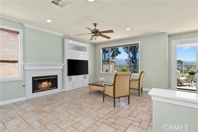 10 Via Berrendo, Rancho Santa Margarita CA: https://media.crmls.org/medias/8982c267-66ad-4c9b-bac1-488fc5efbabd.jpg