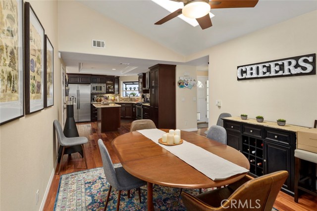 Detail Gallery Image 5 of 29 For 25 Birdsong, Irvine,  CA 92604 - 4 Beds | 3 Baths