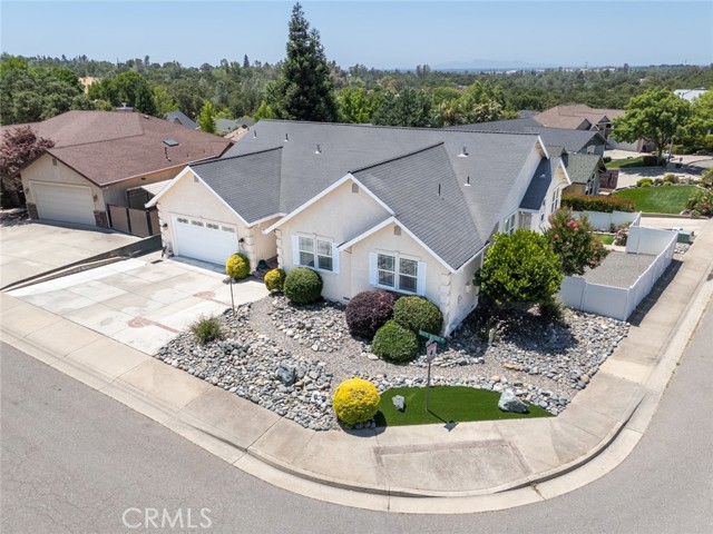 41 Butte Woods Drive, Oroville CA: https://media.crmls.org/medias/89846b20-591f-437c-a076-5d36db69b781.jpg