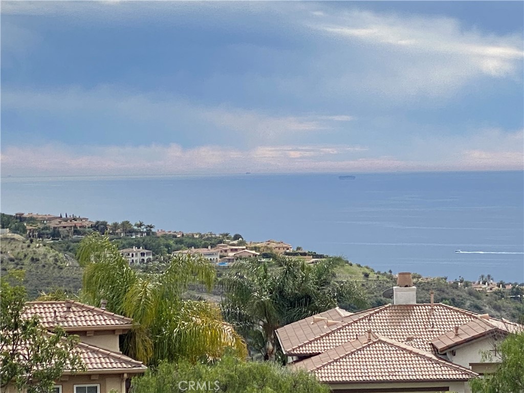 https://media.crmls.org/medias/8984af39-b8c6-4469-870c-840184658810.jpg?preset=X-Large