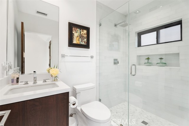 Detail Gallery Image 26 of 60 For 605 Marigold Ave, Corona Del Mar,  CA 92625 - 4 Beds | 5 Baths