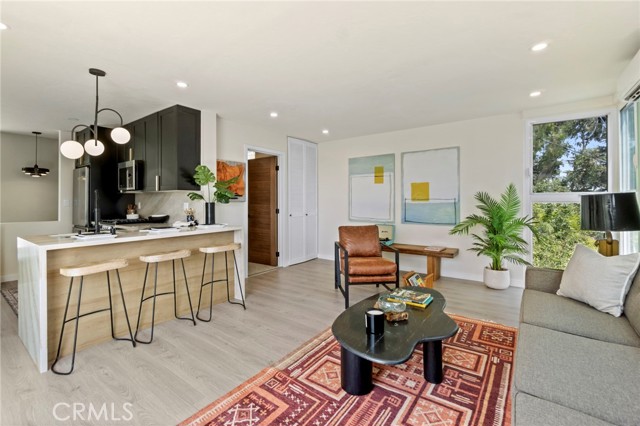 Detail Gallery Image 4 of 36 For 7010 Loyal Trl, Los Angeles,  CA 90068 - 2 Beds | 3 Baths