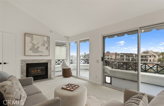 16201 Santa Barbara Lane, Huntington Beach CA: https://media.crmls.org/medias/898710a6-f126-48b8-b977-504a8059d1dc.jpg