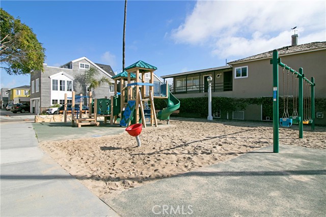 2149 E Ocean Boulevard, Newport Beach CA: https://media.crmls.org/medias/898865d6-6a9b-432b-90f9-0b589b18f99b.jpg