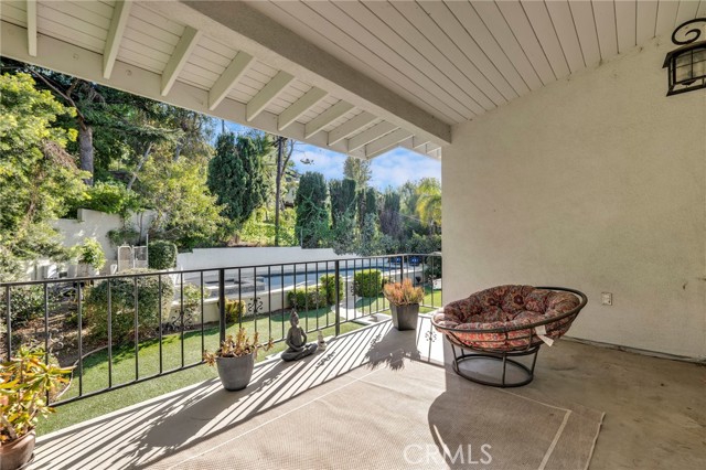 5187 Llano Drive, Woodland Hills CA: https://media.crmls.org/medias/89887a1f-c0ad-4e12-91ae-b324c9569297.jpg