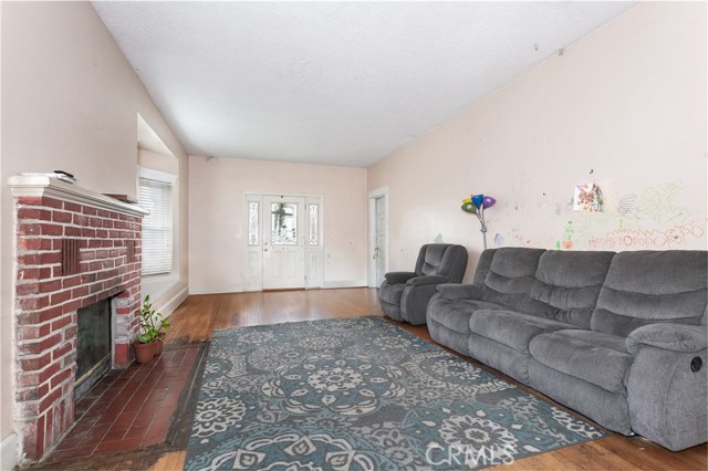 Detail Gallery Image 5 of 35 For 1450 Locust St, Pasadena,  CA 91106 - 2 Beds | 1 Baths