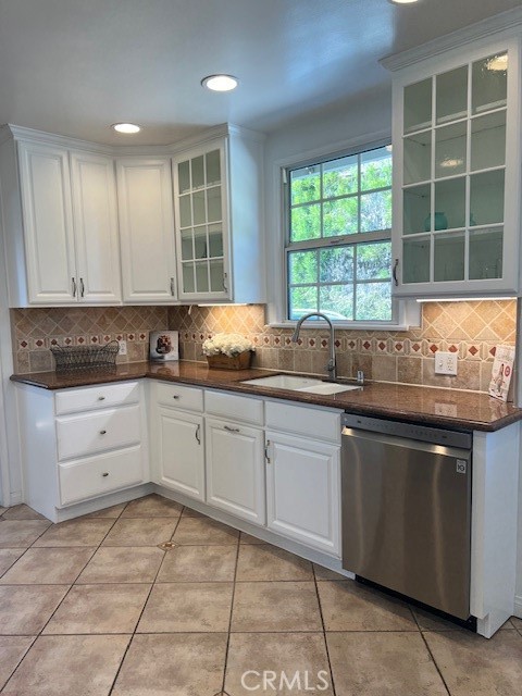 713 Andover, Burbank CA: https://media.crmls.org/medias/8988b271-82e8-478d-81be-95e8b5eba6e2.jpg