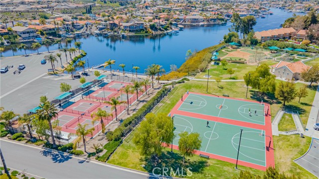 23825 N Canyon Lake Drive, Canyon Lake CA: https://media.crmls.org/medias/8988fc95-8de6-480b-95ad-31a8a2a15989.jpg