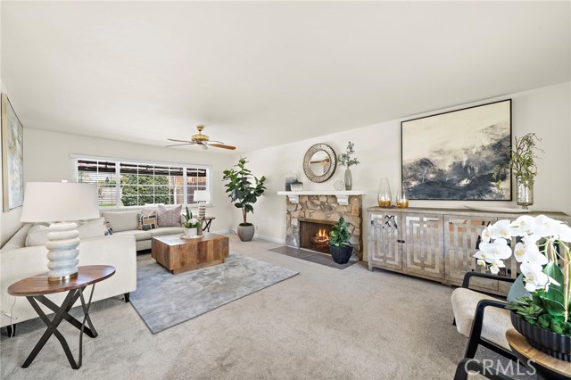 Detail Gallery Image 4 of 44 For 9111 Blackbird Ave, Fountain Valley,  CA 92708 - 4 Beds | 2 Baths