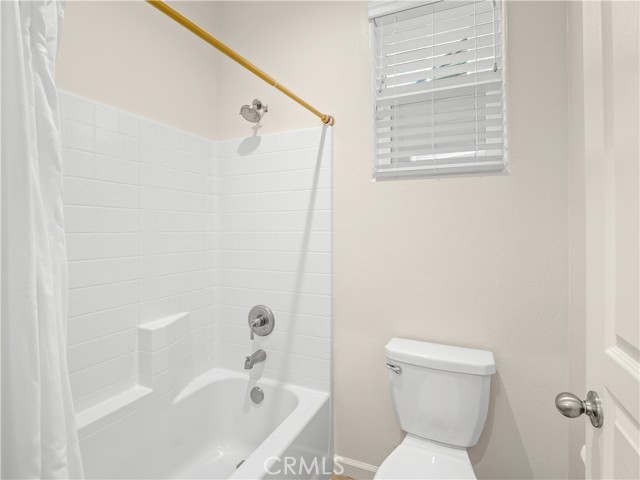 Detail Gallery Image 15 of 37 For 1040 San Marino, Clovis,  CA 93619 - 4 Beds | 3 Baths