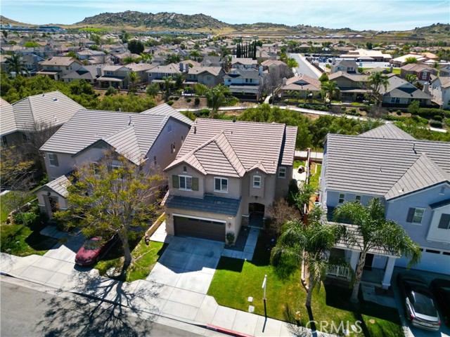 Detail Gallery Image 3 of 26 For 1923 Brockstone Dr, Perris,  CA 92571 - 4 Beds | 2/1 Baths