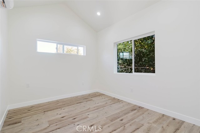5732 Willowcrest Avenue, 2 photo 24