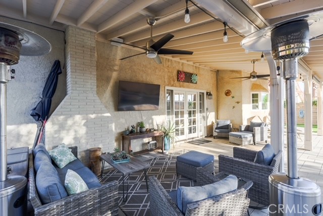 Detail Gallery Image 32 of 39 For 28375 Patricia Hill, Canyon Country,  CA 91387 - 5 Beds | 2/1 Baths