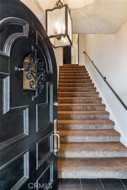 580 S Sweetzer Ave, Los Angeles CA: https://media.crmls.org/medias/898ac077-08e1-42cc-a362-2656a83ea71c.jpg
