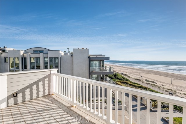 3000 The Strand, Manhattan Beach, California 90266, 3 Bedrooms Bedrooms, ,3 BathroomsBathrooms,Residential,Sold,The Strand,SB23028136