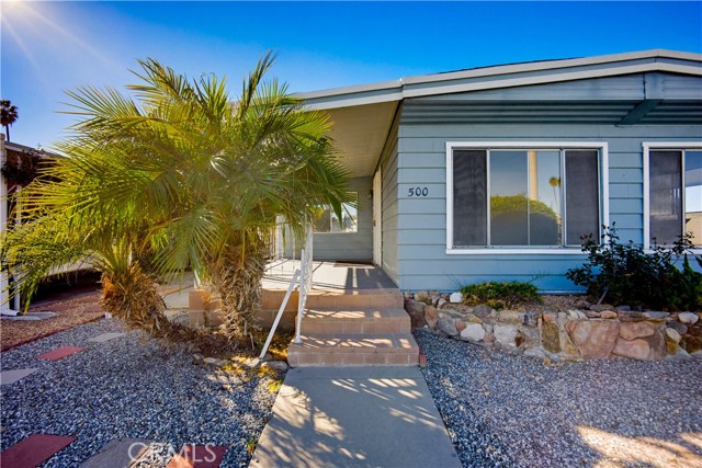 Detail Gallery Image 2 of 37 For 500 San Mateo, Hemet,  CA 92543 - 2 Beds | 2 Baths