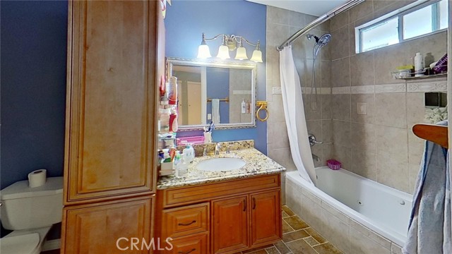 Detail Gallery Image 32 of 37 For 27909 Wellston Dr, Saugus,  CA 91350 - 6 Beds | 3/1 Baths