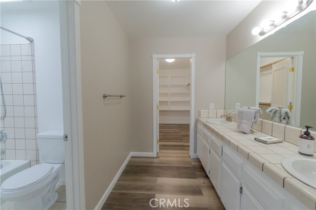 Detail Gallery Image 34 of 75 For 14064 Tioga, Oak Hills,  CA 92344 - 5 Beds | 2/1 Baths